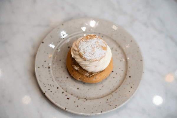 caterbee/cf/cafecrema/dishes/medium/Semla.webp