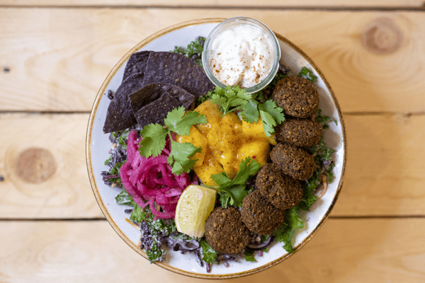 caterbee/cf/fafelle/dishes/medium/Falafel%20&%20Mango%20bowl.jpg