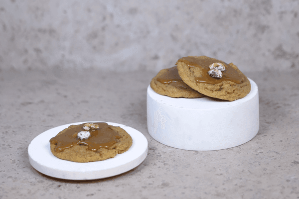 caterbee/cf/thelins/dishes/medium/pistage%20cookie.jpg